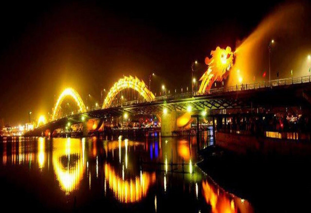 dragon bridge in danang